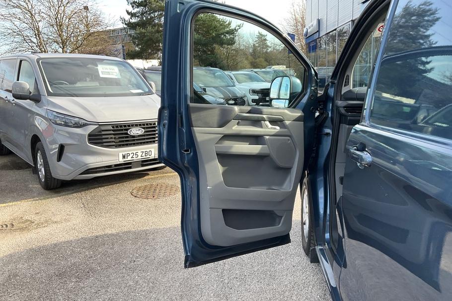 Used FORD TRANSIT CUSTOM YR74FCD 17