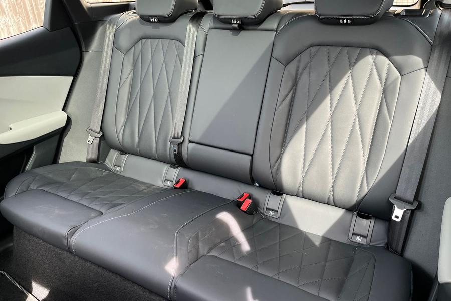 Ford Explorer Photo autoimg-8b2dd7f78d2eaab43f594d81832661a4e48c1083.jpg