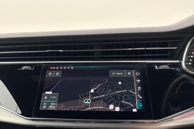 AUDI Q8 Photo 14