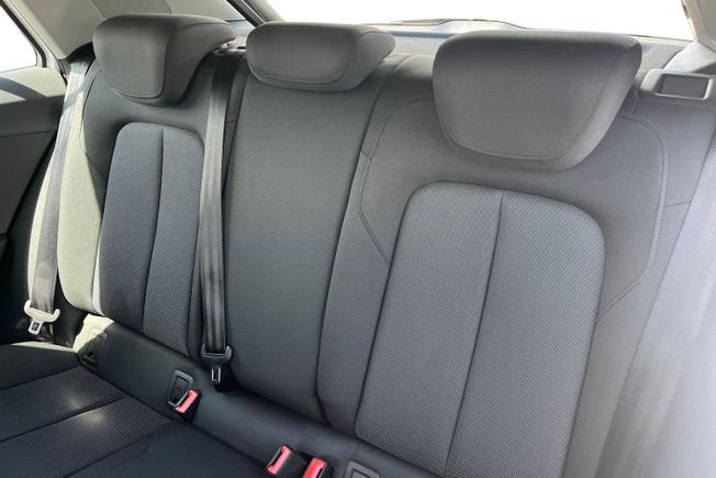 Audi Q2 Photo 9