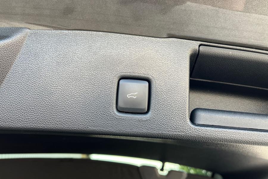 Ford Kuga Photo autoimg-8b3b4e2d564144f4152417973ebfccdb27038b42.jpg
