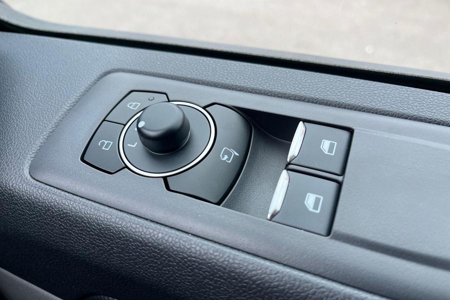 Ford TRANSIT CUSTOM Photo autoimg-8b3bedf591b48a824b0b800fdb9c1187c8765ffc.jpg