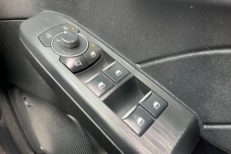 Ford Kuga Photo autoimg-8b4096bf704df3583cda041020ad2bf7ac203ab4.jpg