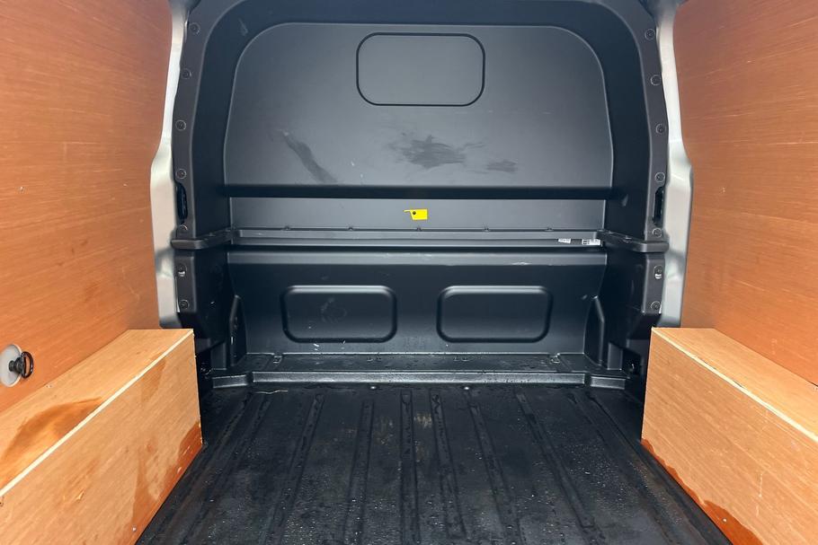 Used Ford TRANSIT CUSTOM WO25USX 4