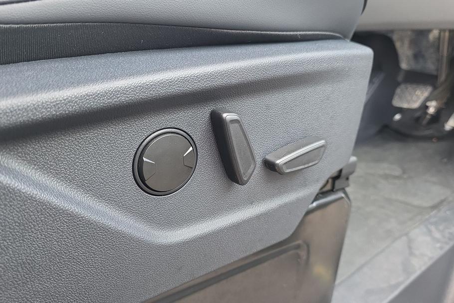 Used Ford E-TRANSIT CUSTOM 18