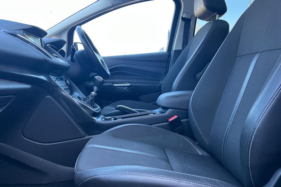 Ford C-MAX Photo autoimg-8b487759ba3d604a7052c0756cdb68e694ada45b.jpg