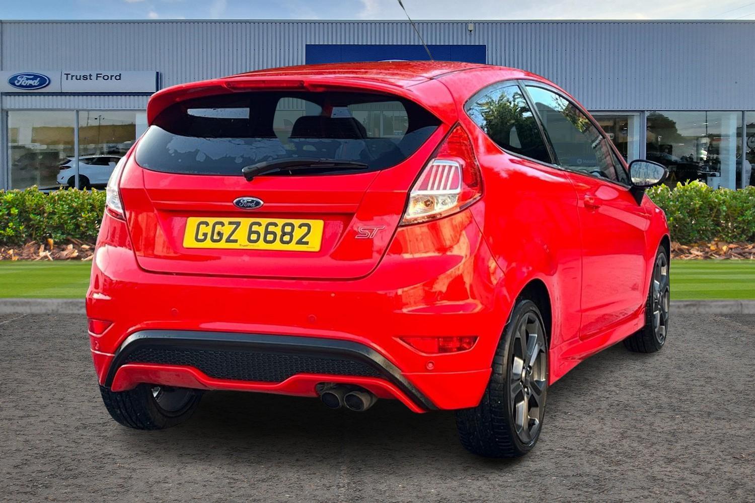 Ford FIESTA Photo 3