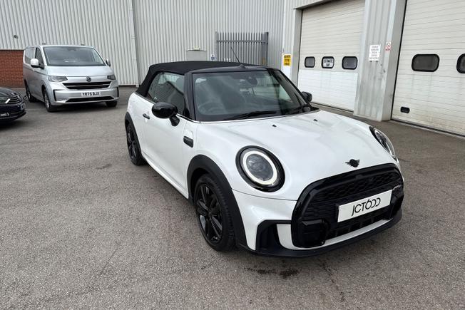 MINI Convertible Photo 30