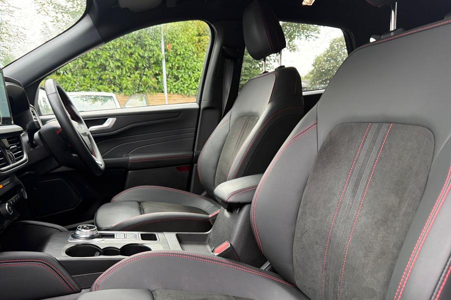 Ford Kuga Photo autoimg-8b4f9b4e188b45fe80e3ca12fd6bab2e8d18dfef.jpg