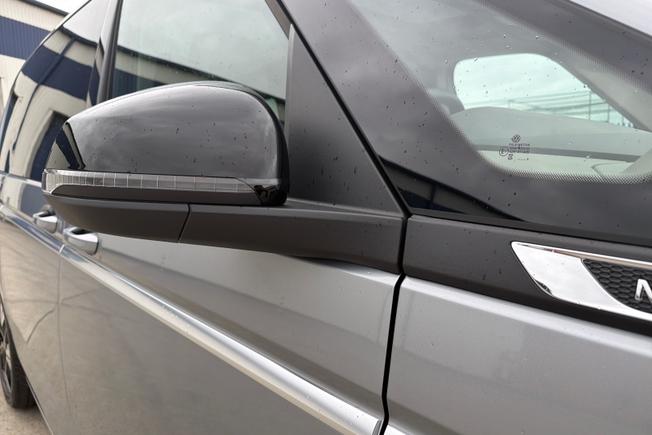 VOLKSWAGEN Multivan Photo 20