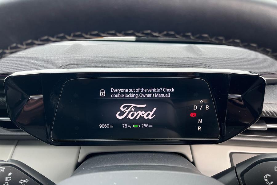 Ford Explorer Photo autoimg-8b54afecd9ac038e35d57b65d730e3c7569e0714.jpg