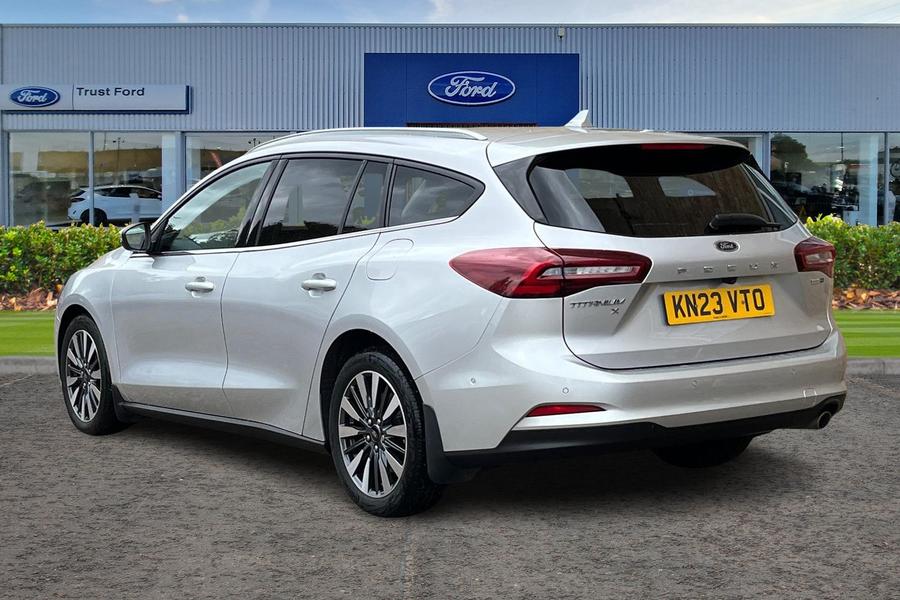 Ford FOCUS Photo autoimg-8b54c0e730cf97705694f230577a414b4746da1d.jpg