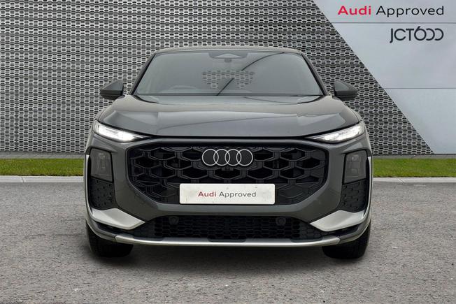 AUDI Q3 Photo 9