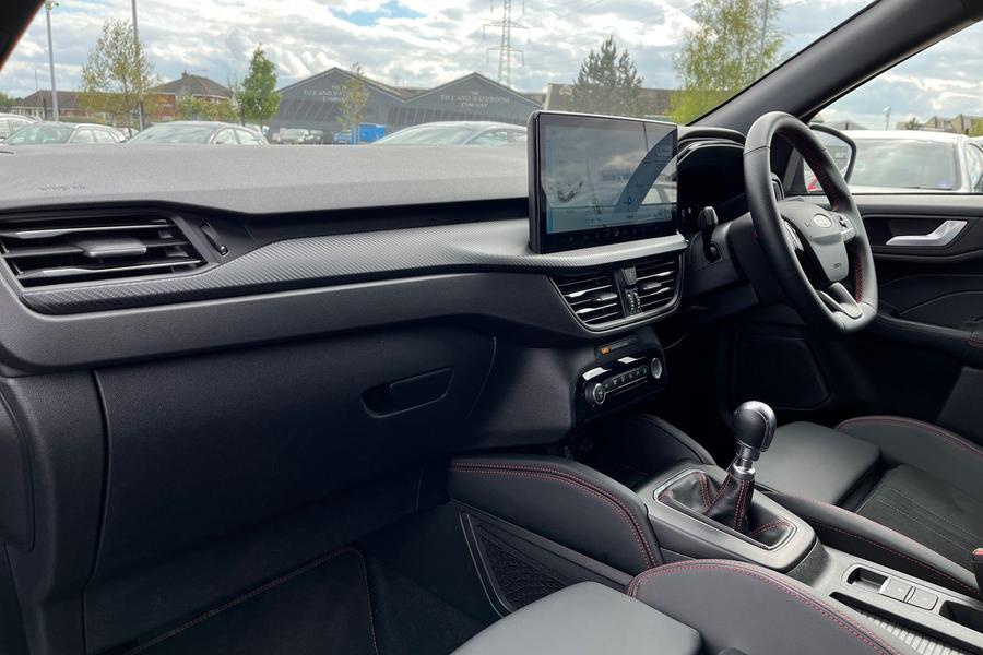 Ford Kuga Photo autoimg-8b55a85b66691d336a39c6ba6944392248256966.jpg
