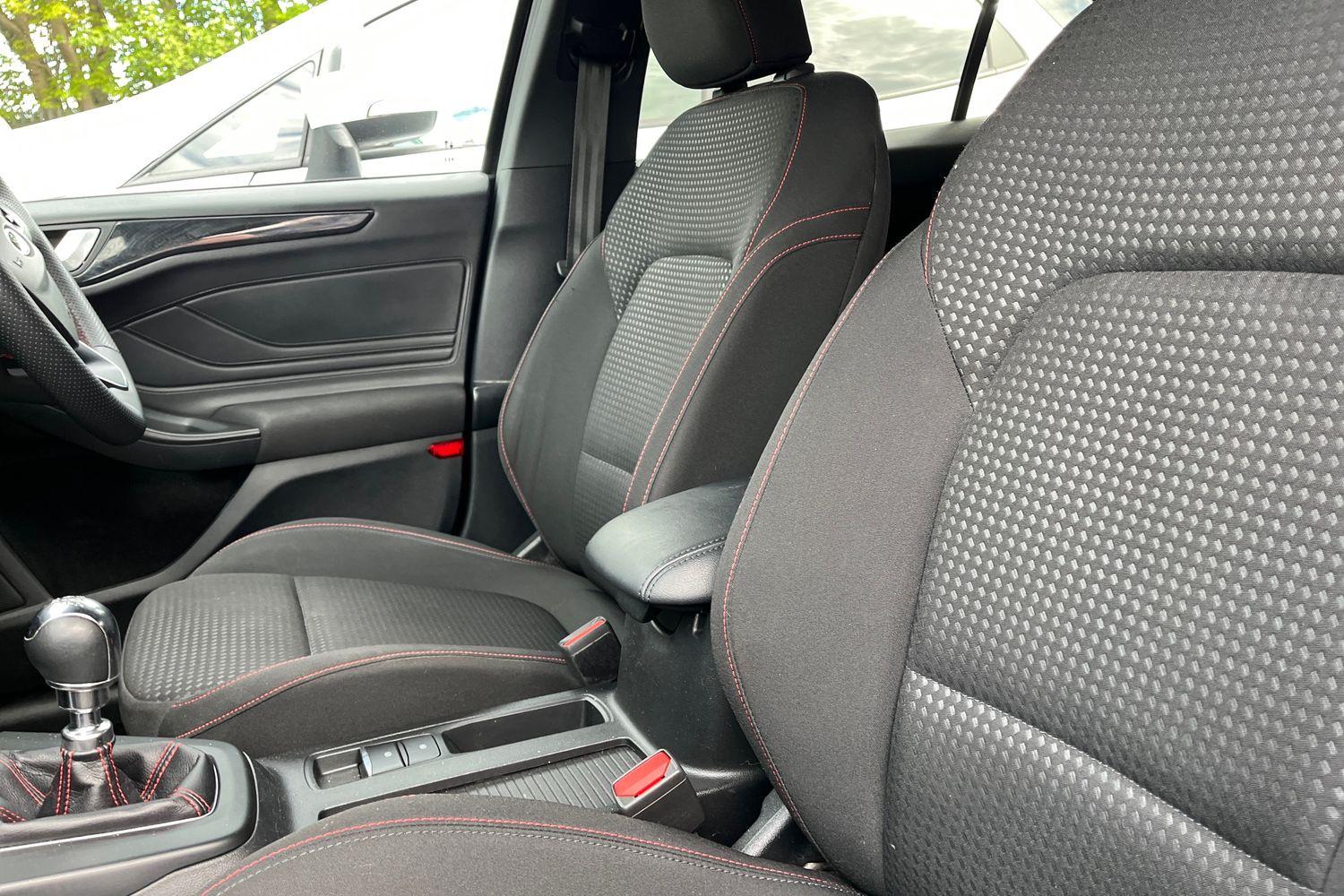 Ford Focus Photo 18