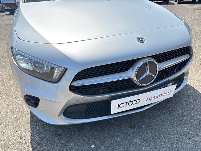 MERCEDES-BENZ A Class Photo 29
