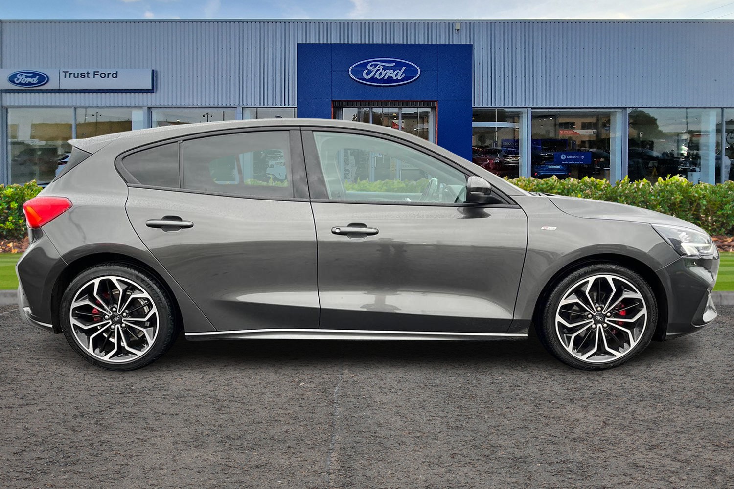 Ford Focus Photo 2