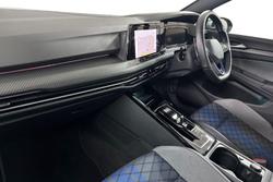 VOLKSWAGEN Golf Photo 2