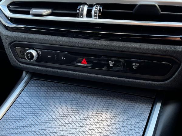 BMW 3 Series Photo autoimg-8b62609640bb236f0a95c55360f8ba5ee2d278b1.jpg