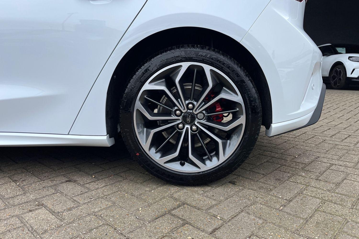 Ford Focus Photo 7