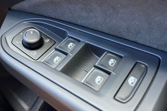 Volkswagen Golf Photo autoimg-8b699a7fda4764db9676a6cd6e8d1dd4ac33bbc4.jpg