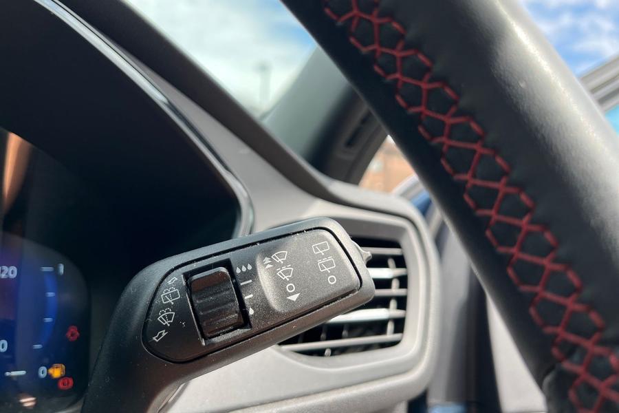 Ford KUGA Photo autoimg-8b6cf4bac14287ec36369f6d2cf0f4145fd8605c.jpg