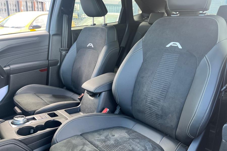 Ford KUGA Photo autoimg-8b6d4984adbd30d58a26bb66d669ef194de2d744.jpg
