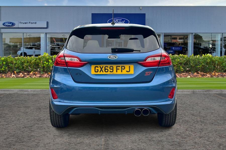 Ford FIESTA Photo autoimg-8b6f878f631bc3ffa6acd365b2eb81cce4f8fbac.jpg