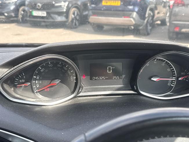 PEUGEOT 308 Photo 15