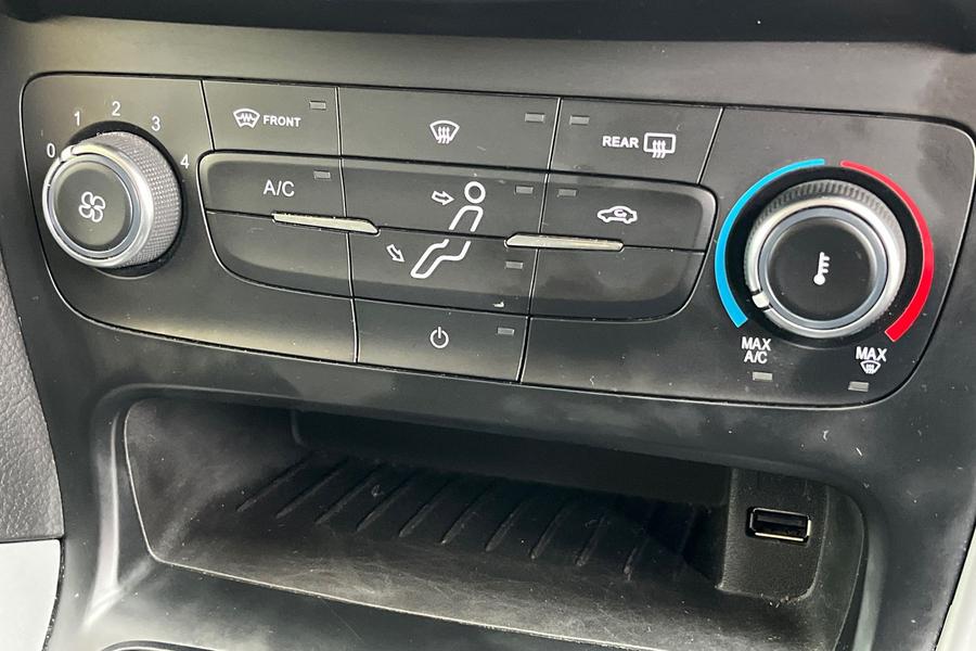Ford FOCUS Photo autoimg-8b770e9797521dbf64ac7b322b83610ddbd5aeef.jpg