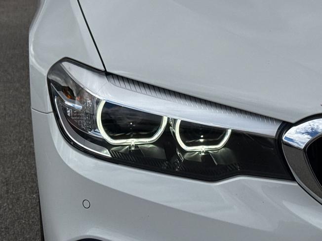 BMW 5 Series Photo 19