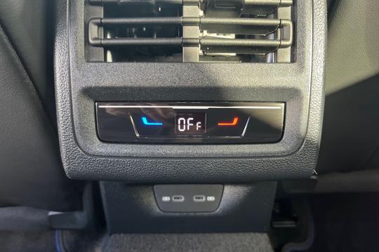Volkswagen Golf Photo autoimg-8b7b6853d73b810f96fd18c53e8327ee6d210f85.jpg