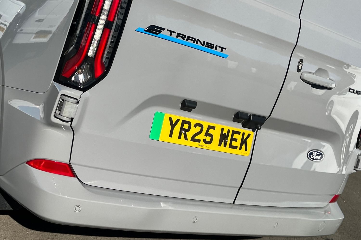 Ford TRANSIT E-CUSTOM Photo 39