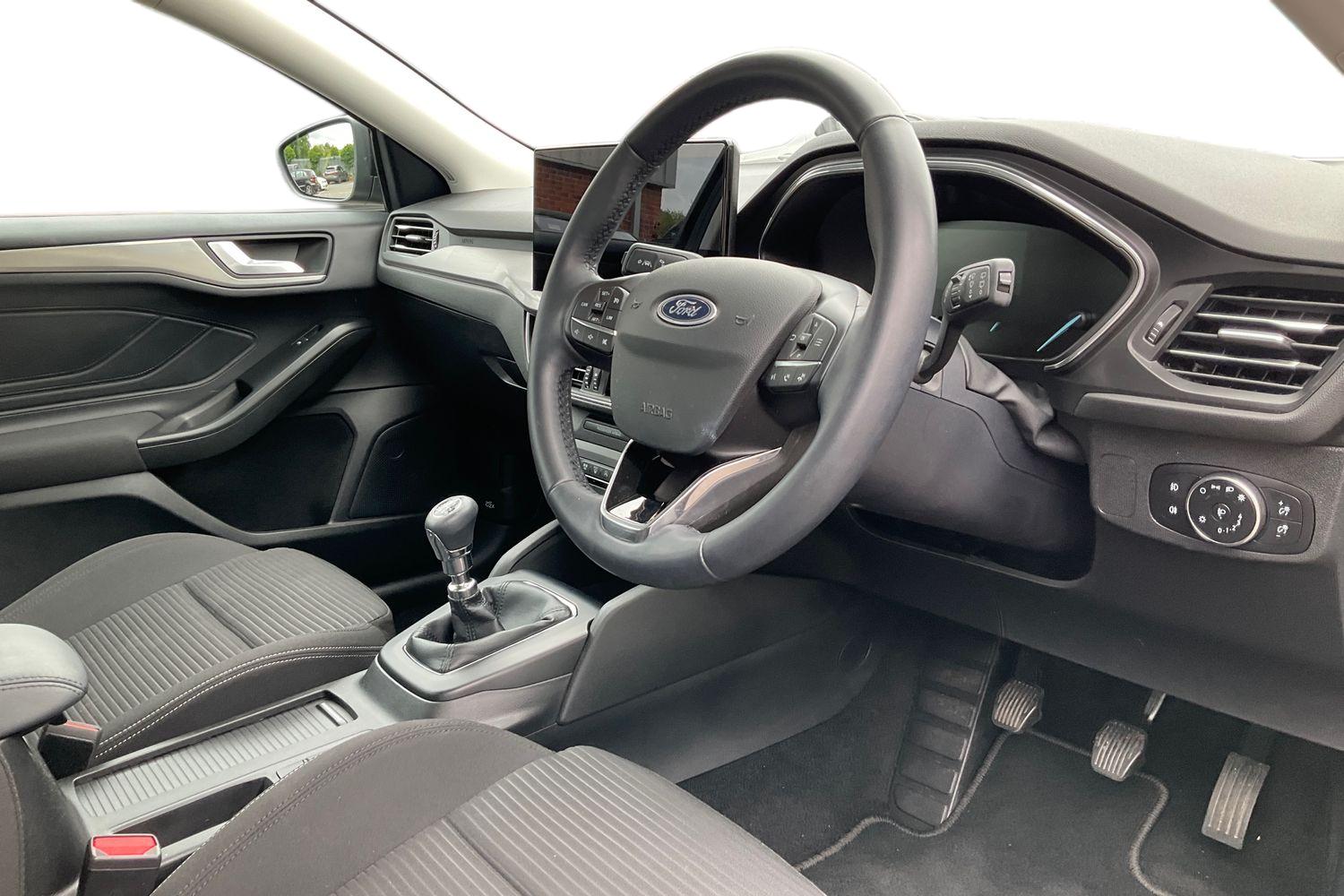Ford Focus Photo 8