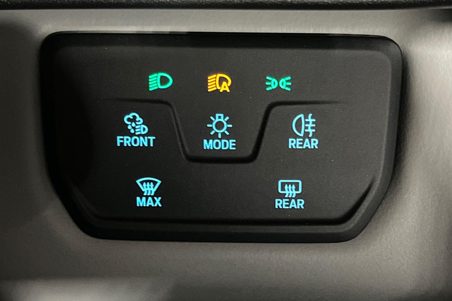 Ford Explorer Photo 29