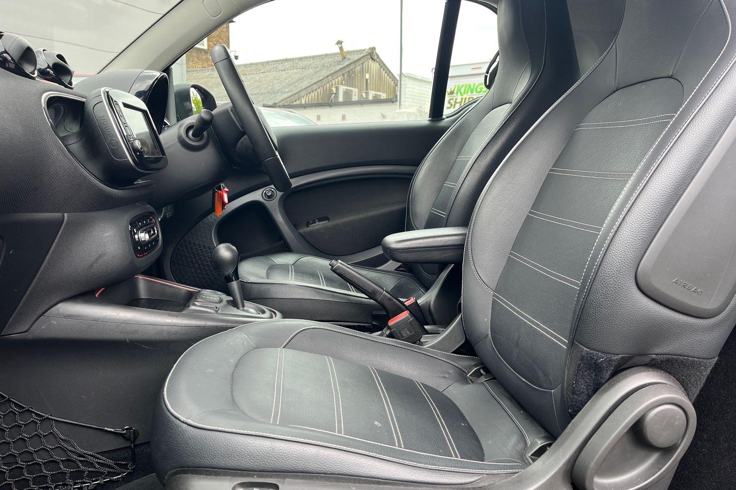 smart FORTWO COUPE Photo 18