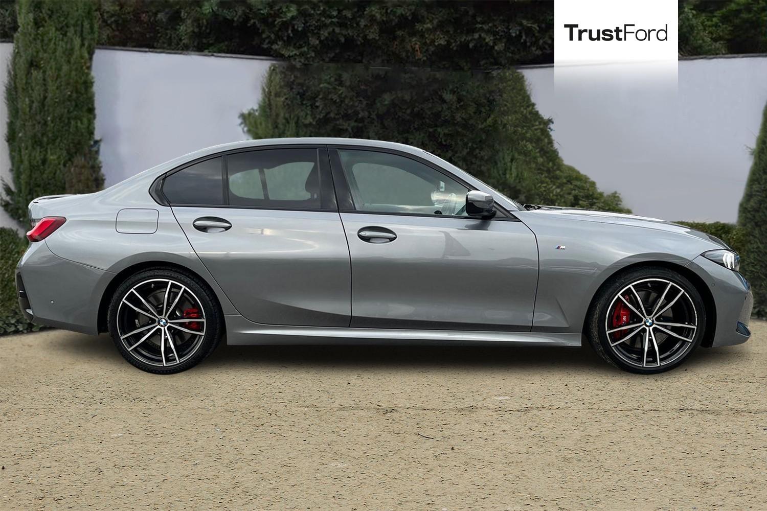 BMW 3 SERIES Photo 2