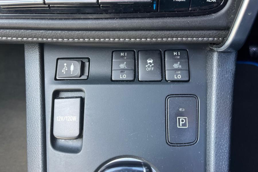 Toyota AURIS Photo autoimg-8b896e9babd7b00c7362a1853172bb4eab54b48d.jpg