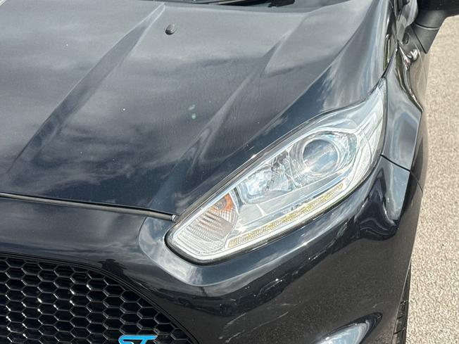 FORD Fiesta Photo 19