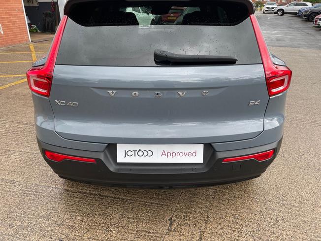 VOLVO Xc40 Photo 25
