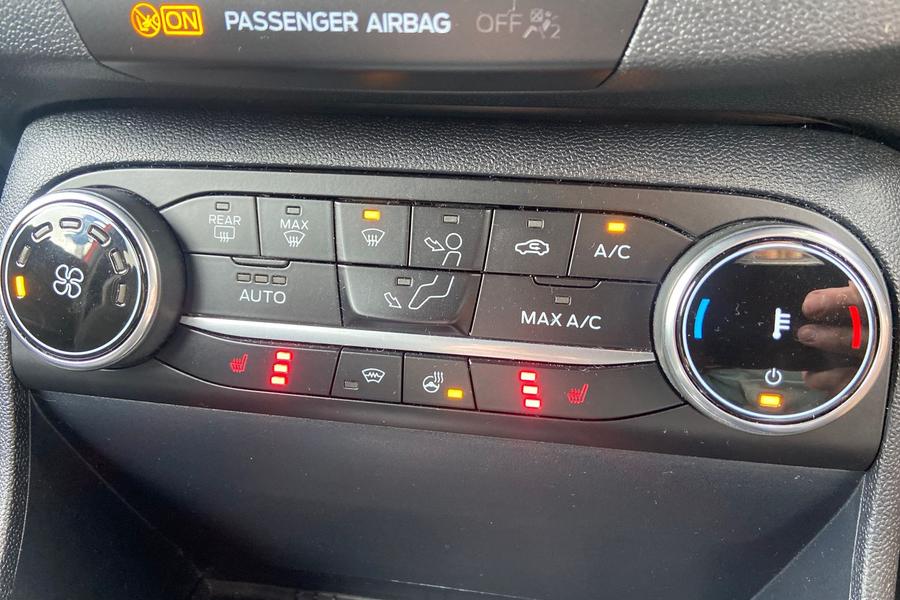 Ford FIESTA Photo autoimg-8b988aec9f7f40445796985fe0f1e2d89cd1187f.jpg
