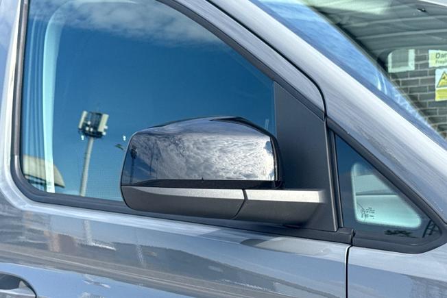 VOLKSWAGEN Caddy Photo 20