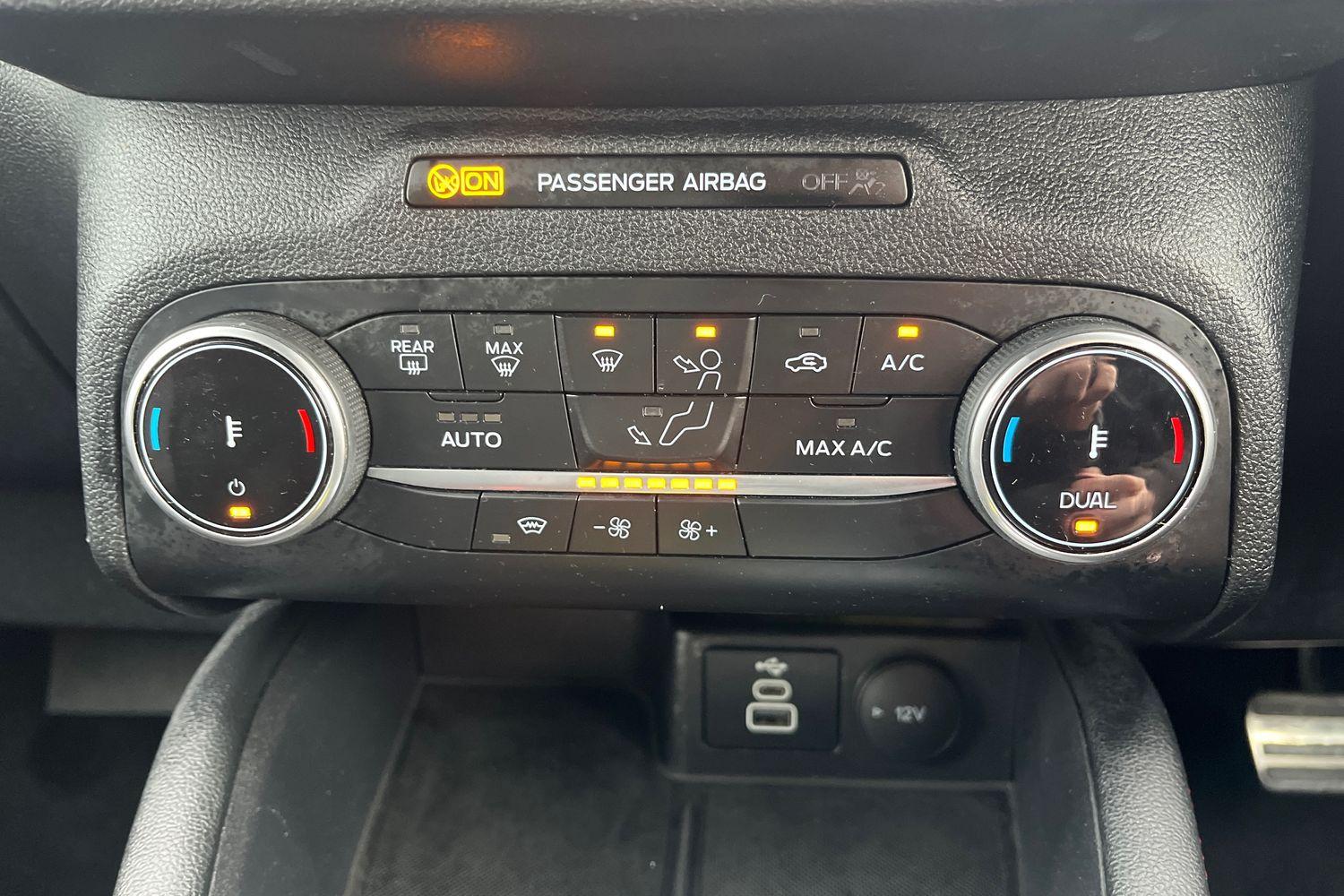 Ford KUGA Photo 23