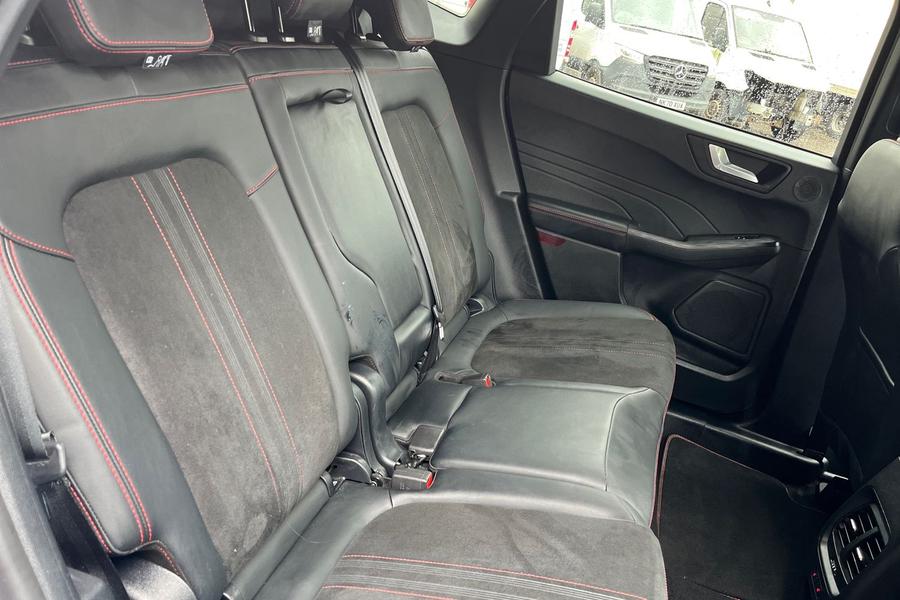 Ford KUGA Photo autoimg-8b9db33c26c999d7a7423d479b56de6a601660bd.jpg