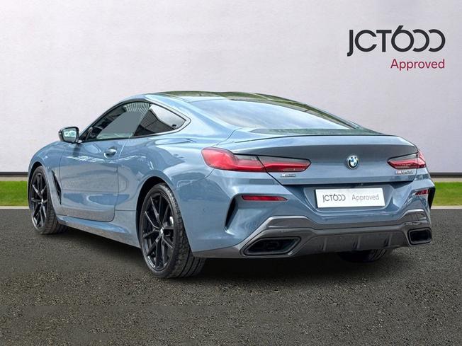 BMW 8 Series Photo 3