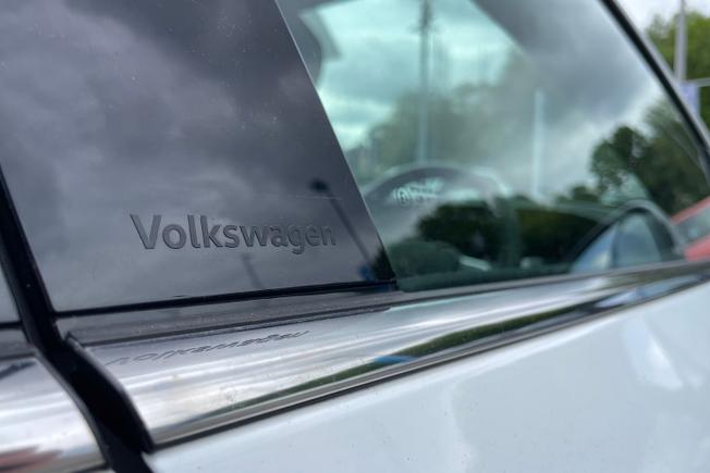 VOLKSWAGEN Passat Photo 23