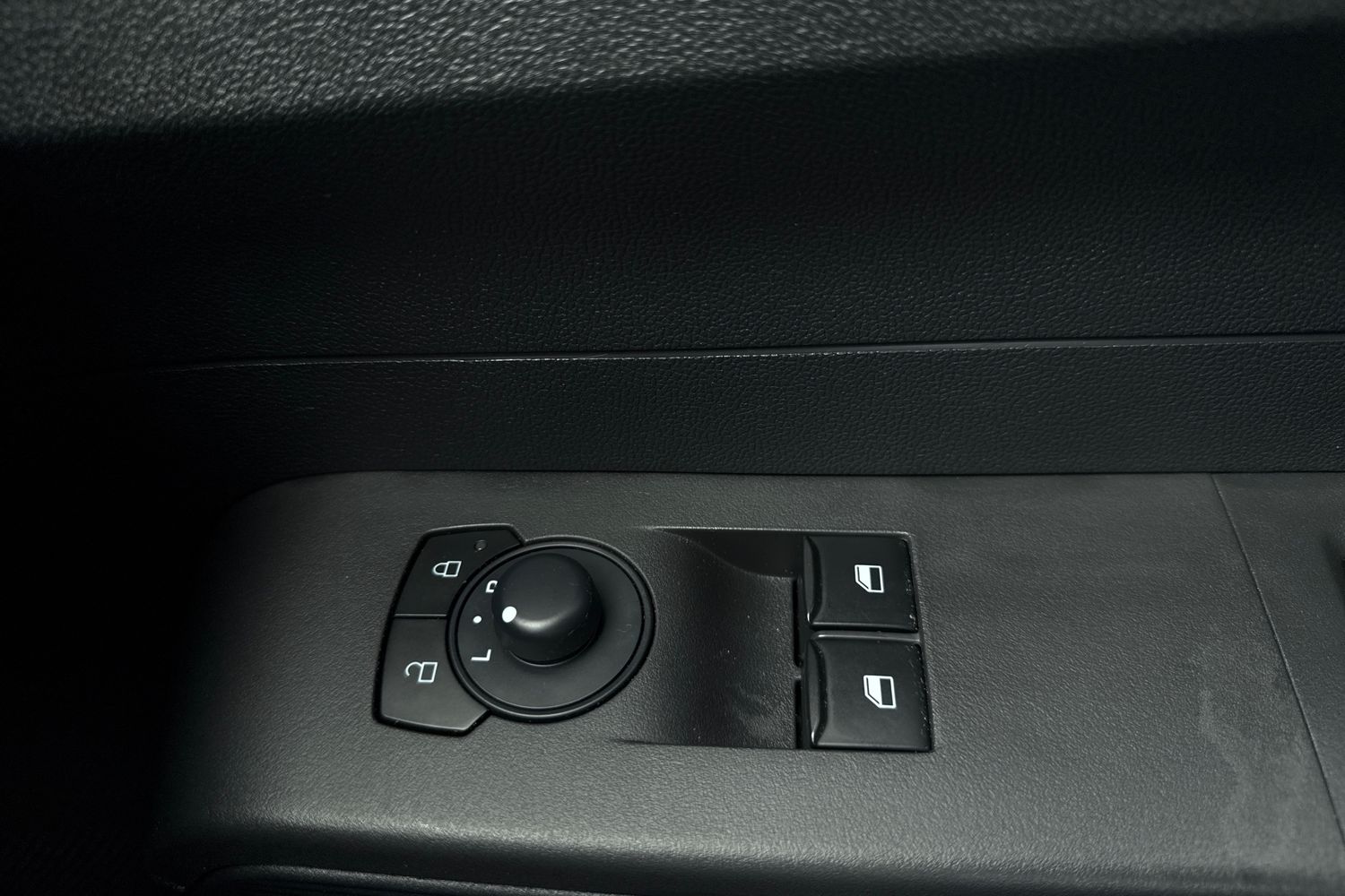 Ford TRANSIT COURIER Photo 34
