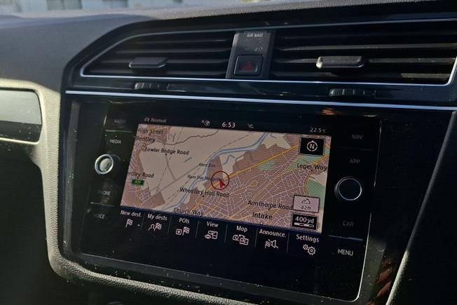 VOLKSWAGEN Tiguan Photo 14