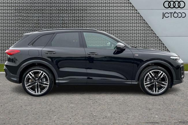 AUDI  Q5 SUV Photo 4