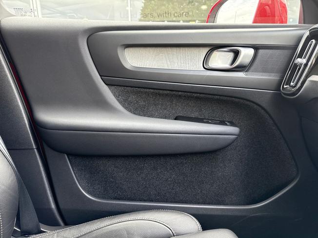 VOLVO Xc40 Photo 56